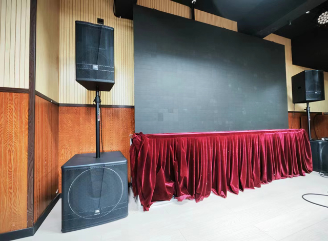 JBL CV3015/CV3018S 商務(wù)會議音箱，酒樓餐廳音樂播放、舞臺表演、多功能廳、報告廳專業(yè)擴(kuò)聲應(yīng)用